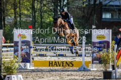 evakristin_230430_Dithmarsenpark_April2023_Prfg14_6077