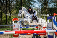 evakristin_230430_Dithmarsenpark_April2023_Prfg14_6106