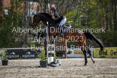 evakristin_230501_Dithmarsenpark_April2023_Prfg16_6442