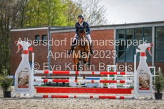 evakristin_230501_Dithmarsenpark_April2023_Prfg16_6449