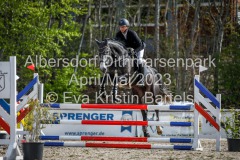 evakristin_230501_Dithmarsenpark_April2023_Prfg16_6451
