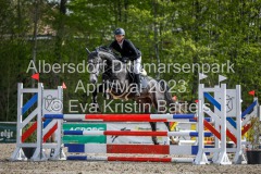 evakristin_230501_Dithmarsenpark_April2023_Prfg16_6452