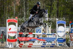 evakristin_230501_Dithmarsenpark_April2023_Prfg16_6454