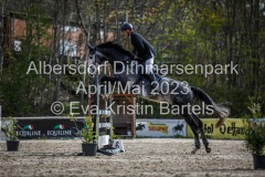 evakristin_230501_Dithmarsenpark_April2023_Prfg16_6457
