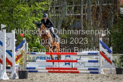 evakristin_230501_Dithmarsenpark_April2023_Prfg16_6468