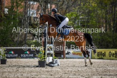 evakristin_230501_Dithmarsenpark_April2023_Prfg16_6471