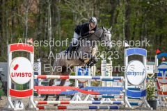 evakristin_230501_Dithmarsenpark_April2023_Prfg16_6472