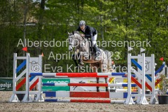 evakristin_230501_Dithmarsenpark_April2023_Prfg16_6474