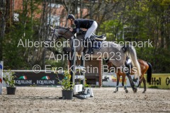 evakristin_230501_Dithmarsenpark_April2023_Prfg16_6475