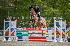 evakristin_230501_Dithmarsenpark_April2023_Prfg16_6479