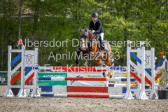 evakristin_230501_Dithmarsenpark_April2023_Prfg16_6485