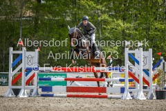 evakristin_230501_Dithmarsenpark_April2023_Prfg16_6493
