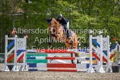 evakristin_230501_Dithmarsenpark_April2023_Prfg16_6505