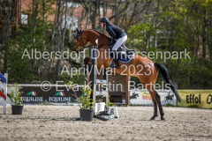 evakristin_230501_Dithmarsenpark_April2023_Prfg16_6506
