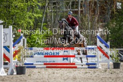 evakristin_230501_Dithmarsenpark_April2023_Prfg16_6509