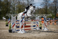 evakristin_230430_Dithmarsenpark_April2023_Prfg4_5315