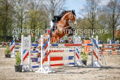 evakristin_230430_Dithmarsenpark_April2023_Prfg4_5332
