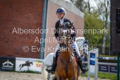 evakristin_230430_Dithmarsenpark_April2023_Prfg4_5454