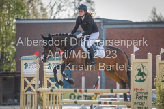evakristin_230501_Dithmarsenpark_April2023_Prfg15_6246