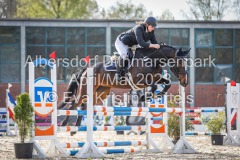 evakristin_230501_Dithmarsenpark_April2023_Prfg15_6251