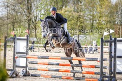 evakristin_230501_Dithmarsenpark_April2023_Prfg15_6276